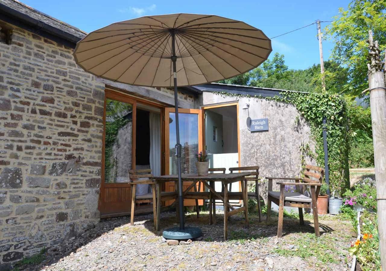 Villa Raleigh Barn West Putford Esterno foto